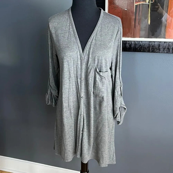 joan vass heather gray lightweight soft tiny button roll tab sleeve cardigan. M - Picture 1 of 8